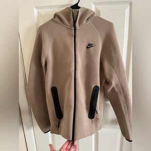 Men’s Small Nike tech hoodie